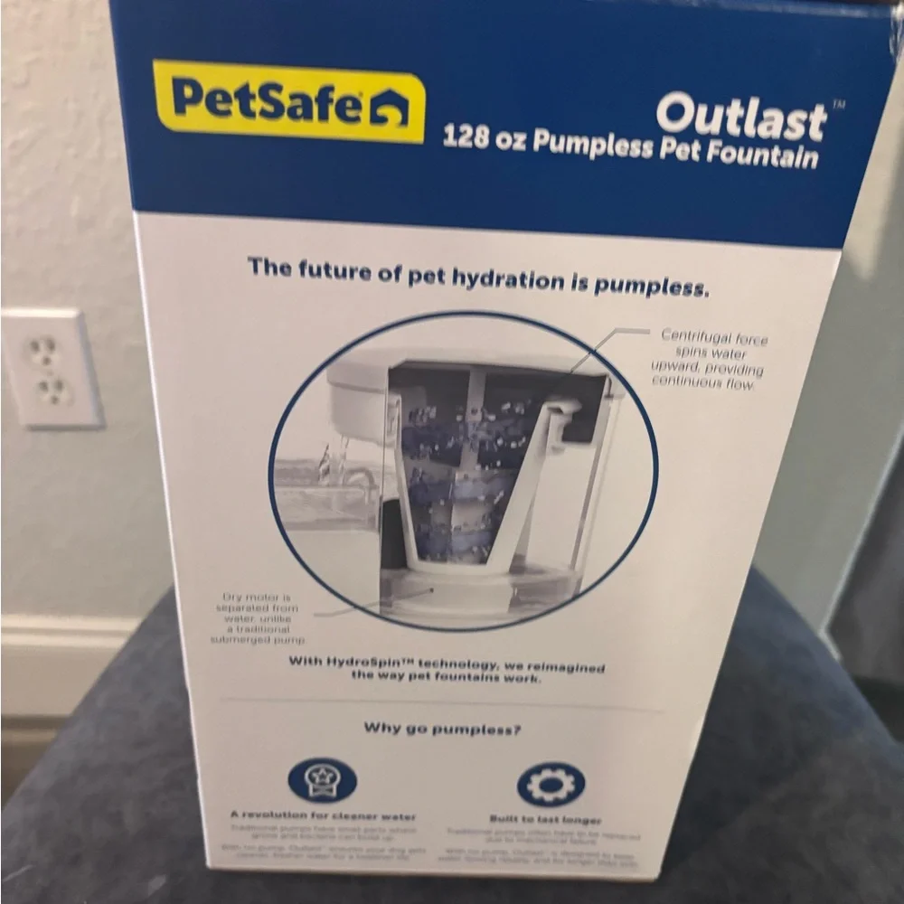 PetSafe White Outlast Pumpless Water Fountain 128 fl. oz. NEW IN BOX